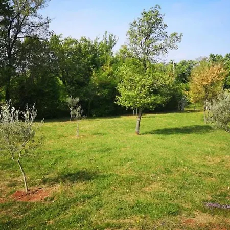 Hébergement de vacances Ara With Private Pool *